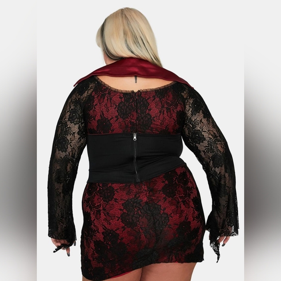 Blood Thirsty Vampire Costume - Picture 4 of 10